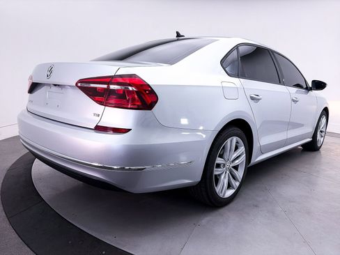 Used 2019 Volkswagen Passat 2.0T Wolfsburg FWD image 14