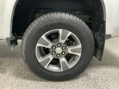 Used 2017 Chevrolet Colorado Z71 AWD/4WD image 13