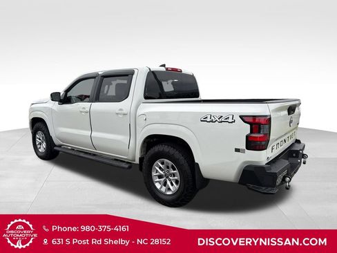 Certified 2024 Nissan Frontier SV AWD/4WD image 8