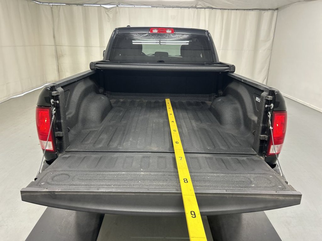 Used 2018 RAM 1500 Express w/ Black Ram 1500 Express Group AWD/4WD image 21