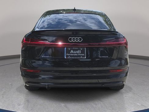 Used 2023 Audi e-tron Prestige w/ Prestige Package AWD/4WD image 7
