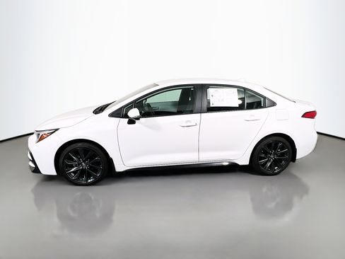 Used 2024 Toyota Corolla SE FWD image 9