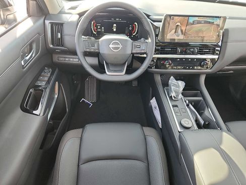New 2026 Nissan Pathfinder SL w/ SL Premium Package AWD/4WD image 7