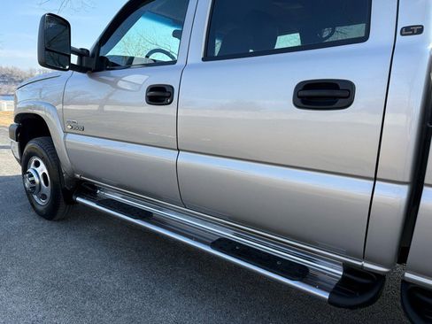 Used 2006 Chevrolet Silverado 3500 LT w/ Heavy-Duty Power Package image 13
