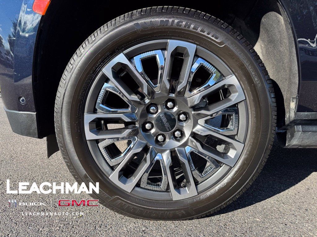 Used 2023 GMC Yukon XL Denali Ultimate w/ LPO, Floor Liner Package AWD/4WD image 8