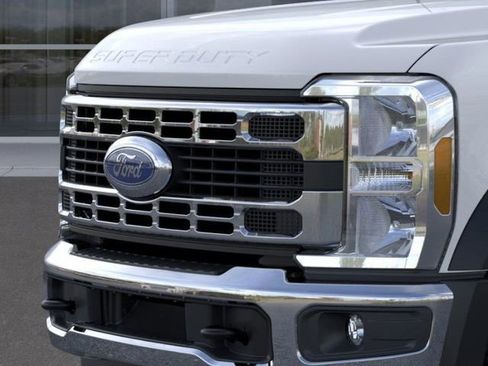 New 2025 Ford F450 XL w/ XL Chrome Package image 17