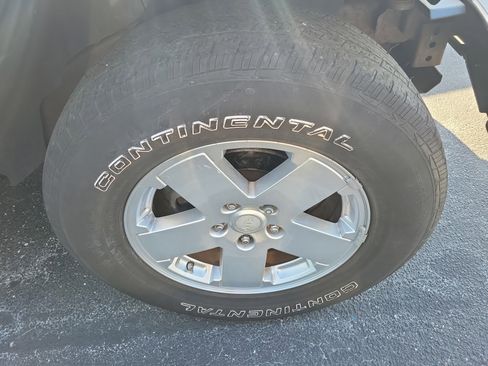 Used 2008 Jeep Wrangler Sahara w/ Dual Top Group image 8