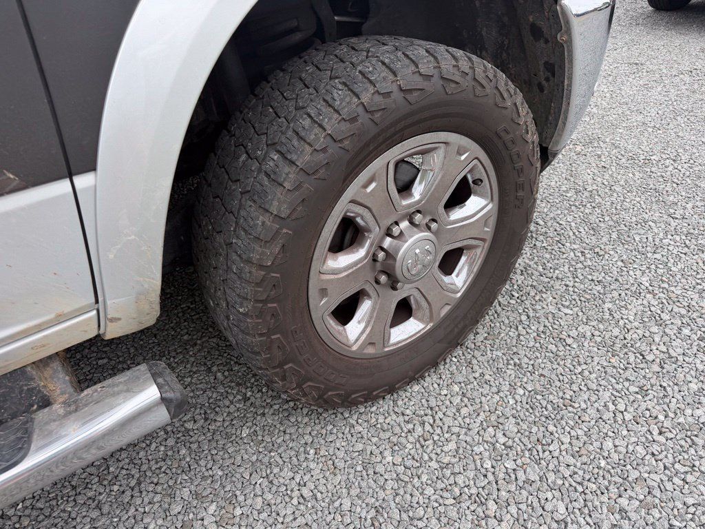 Used 2018 RAM 3500 Laramie AWD/4WD image 10