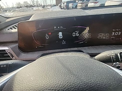 Used 2023 Kia Telluride EX image 2