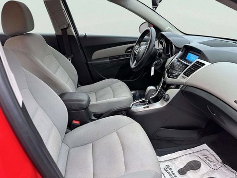 Used 2016 Chevrolet Cruze LT image 16