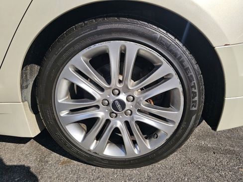 Used 2015 Lincoln MKZ AWD image 16