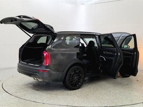 Used 2022 Kia Telluride SX w/ SX Prestige Package image 8
