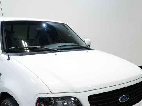 Used 2004 Ford F150 Lightning RWD image 12