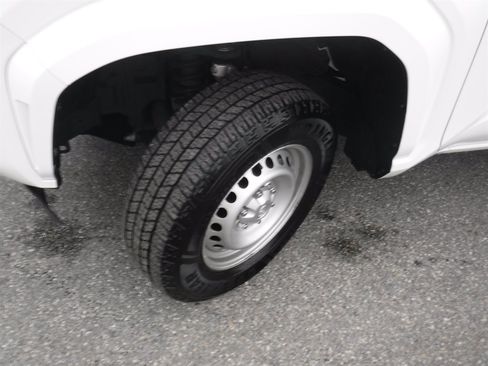 Used 2024 Toyota Tacoma SR image 18