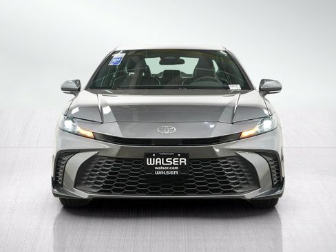 Used 2025 Toyota Camry SE FWD image 8