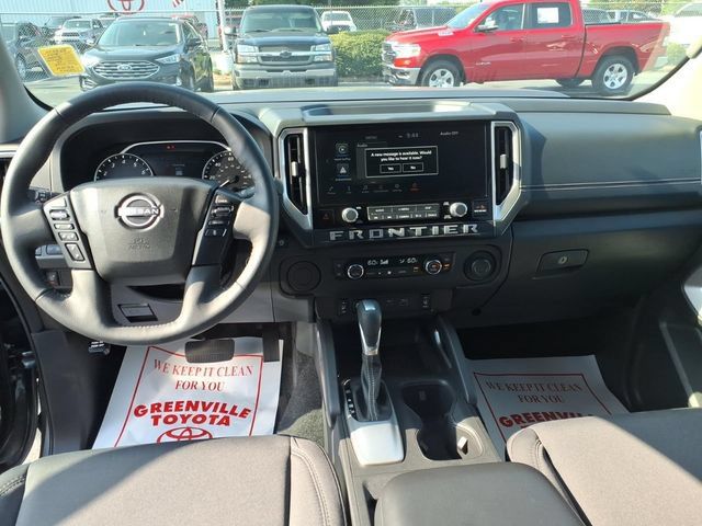 Used 2025 Nissan Frontier SV w/ SV Convenience Package RWD image 10