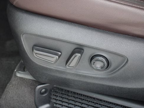 Certified 2023 Toyota Sienna Platinum image 12