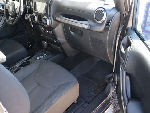 Used 2016 Jeep Wrangler Sport image 39