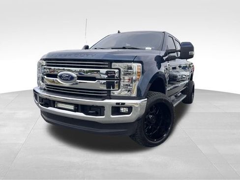 Used 2019 Ford F250 Lariat w/ Lariat Value Package AWD/4WD image 9
