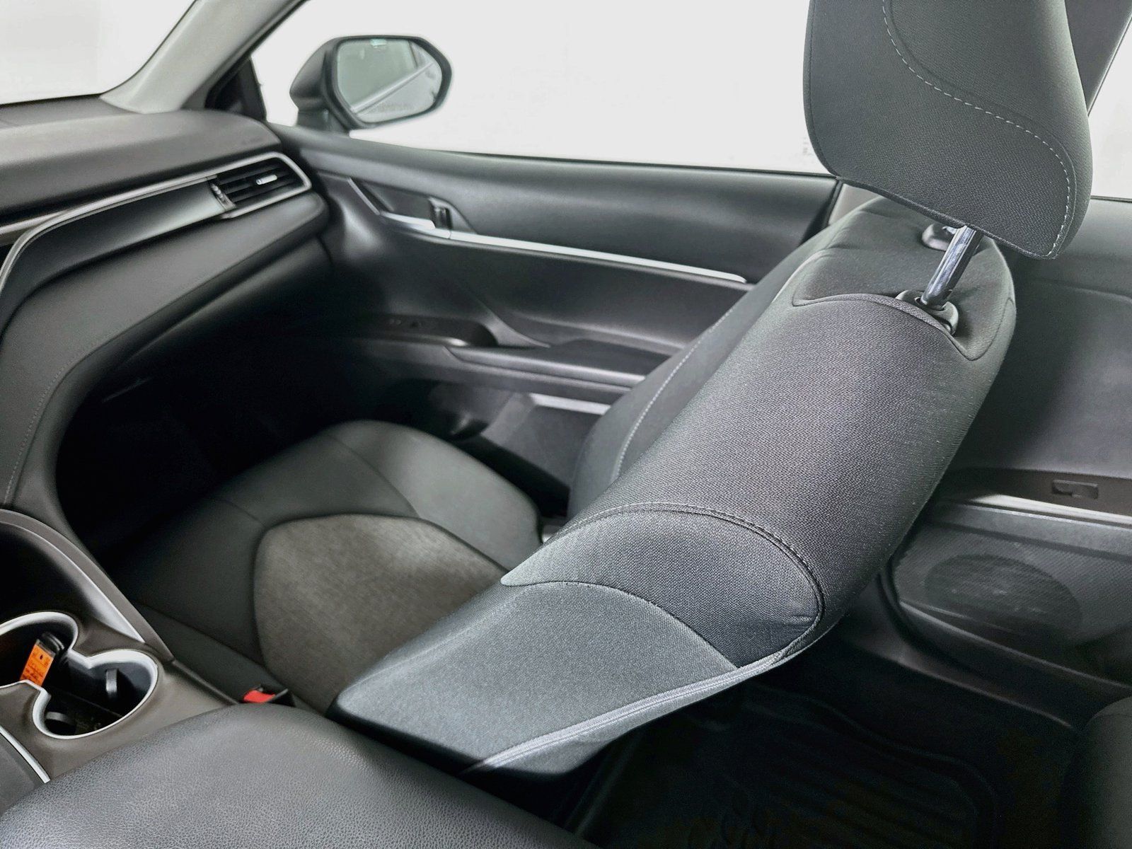 Used 2021 Toyota Camry LE w/ Convenience Package FWD image 23