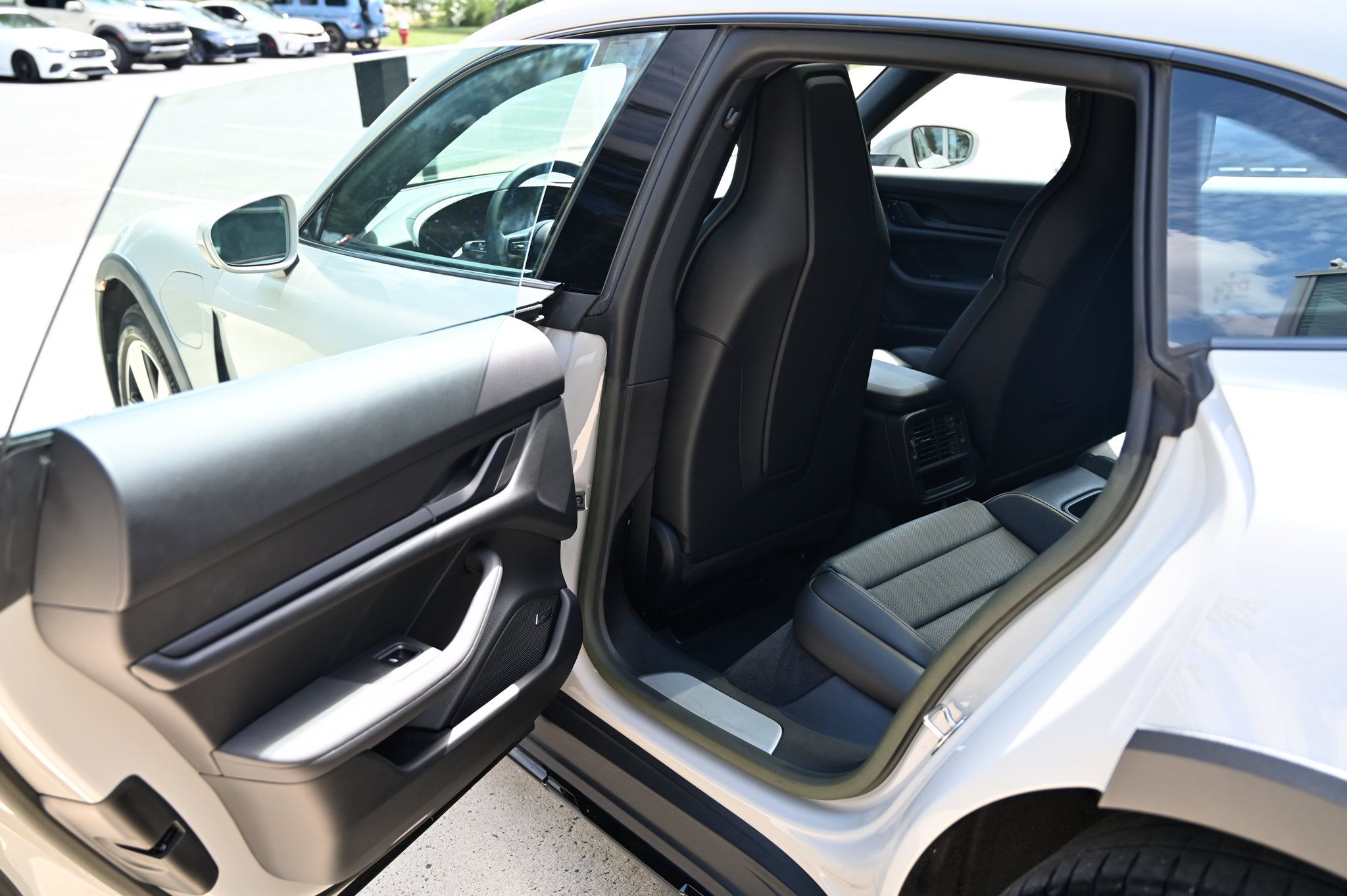 Used 2023 Porsche Taycan 4S AWD/4WD image 34