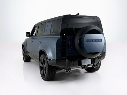 New 2026 Land Rover Defender 110 X-Dynamic SE AWD/4WD image 3