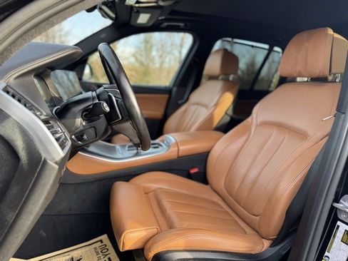 Used 2020 BMW X5 xDrive50i w/ Luxury Seating Package image 11