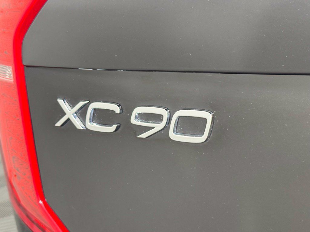 Used 2022 Volvo XC90 T6 Momentum w/ Advanced Package AWD/4WD image 7
