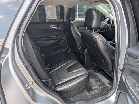 Used 2022 Ford Edge Titanium w/ Equipment Group 301A AWD/4WD image 17