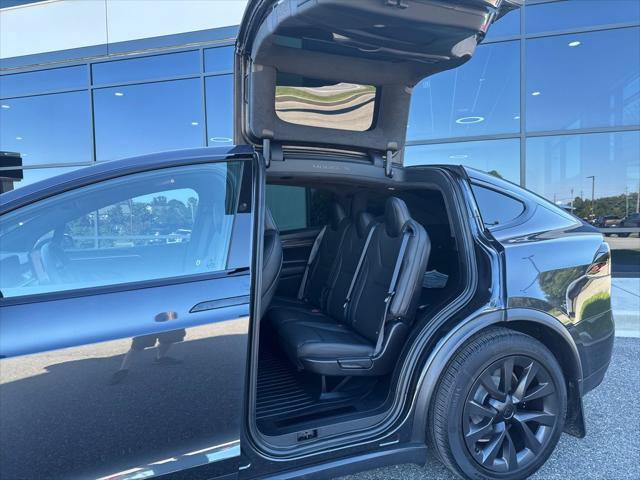 Used 2025 Tesla Model X AWD/4WD image 13