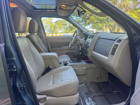 Used 2010 Ford Escape XLT AWD/4WD image 11