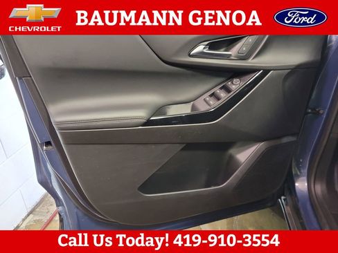 Used 2025 Chevrolet Equinox LT FWD image 10