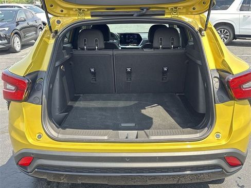 Used 2024 Chevrolet Trax RS w/ Driver Confidence Package FWD image 23