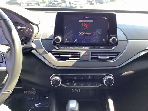 Used 2024 Nissan Altima 2.5 SR image 16