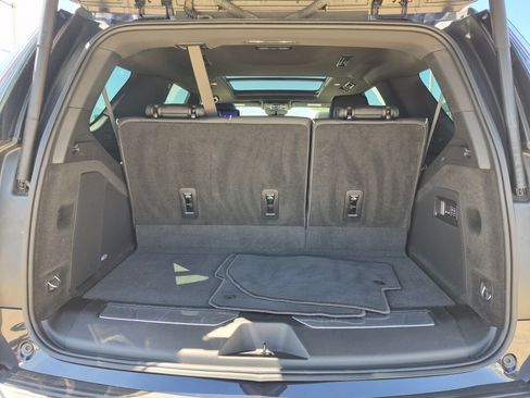 Used 2025 Cadillac Escalade Premium Luxury AWD/4WD image 27