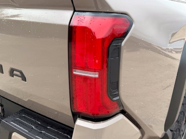 Used 2026 Toyota Tacoma TRD Off-Road AWD/4WD image 13