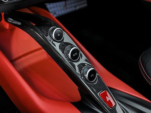 Used 2018 Ferrari 812 Superfast RWD image 31