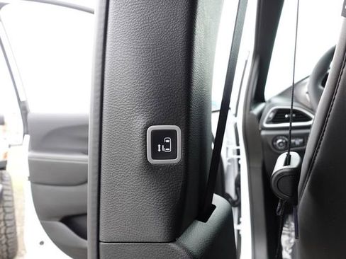 New 2026 Chrysler Pacifica Select image 25