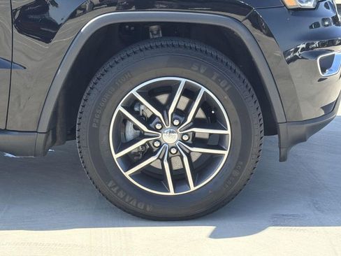 Used 2017 Jeep Grand Cherokee Limited w/ Luxury Group II image 34