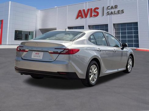 Used 2025 Toyota Camry LE FWD image 6