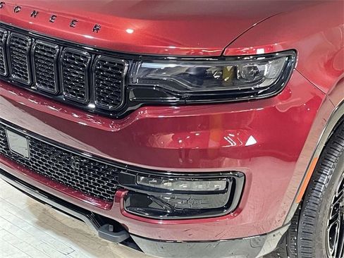 Used 2024 Jeep Wagoneer Series II image 11