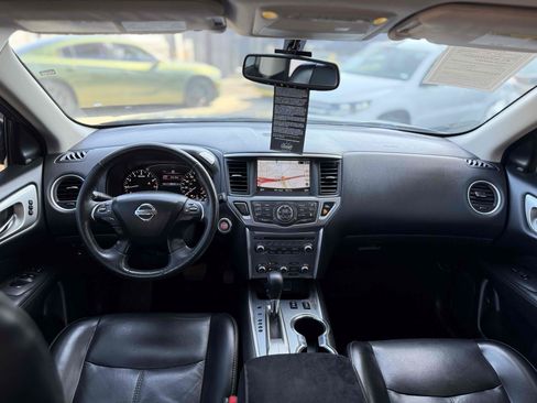 Used 2018 Nissan Pathfinder SL w/ Midnight Edition Package FWD image 19