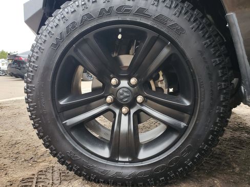 Used 2017 RAM 1500 Sport w/ Quick Order Package 26Q Night AWD/4WD image 3