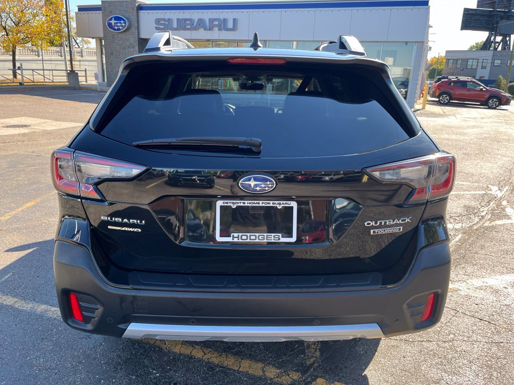 Used 2022 Subaru Outback Touring AWD/4WD image 4