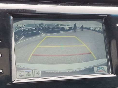 Used 2018 Toyota Camry SE w/ Moonroof Package image 13