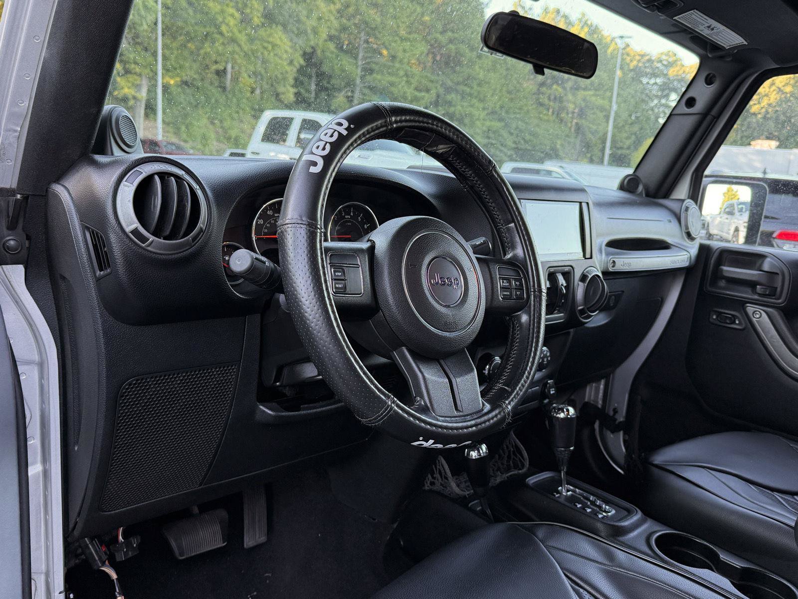 Used 2012 Jeep Wrangler Unlimited Sport AWD/4WD image 15