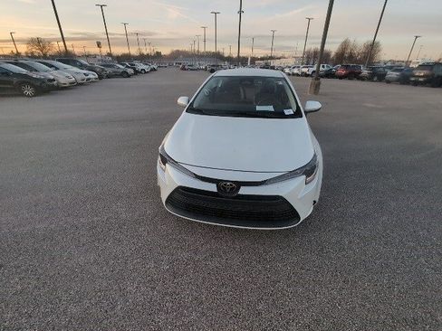 Used 2025 Toyota Corolla LE image 8