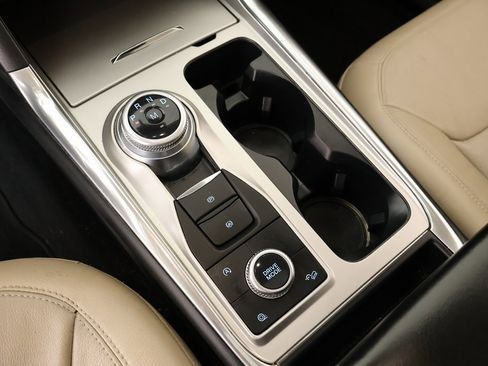 Used 2020 Ford Explorer Limited w/ Class III Trailer Tow Package image 8