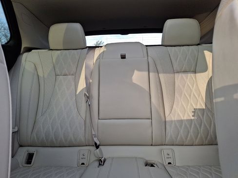 Certified 2022 Buick Envision Avenir w/ Technology Package II image 19