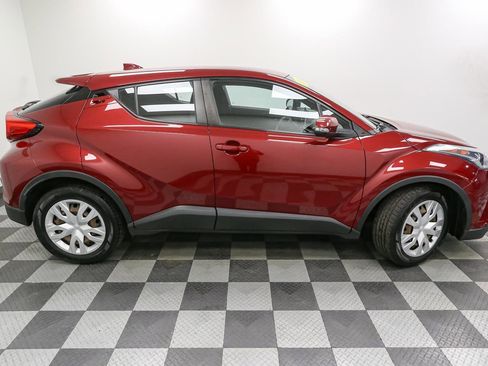 Used 2019 Toyota C-HR LE image 7